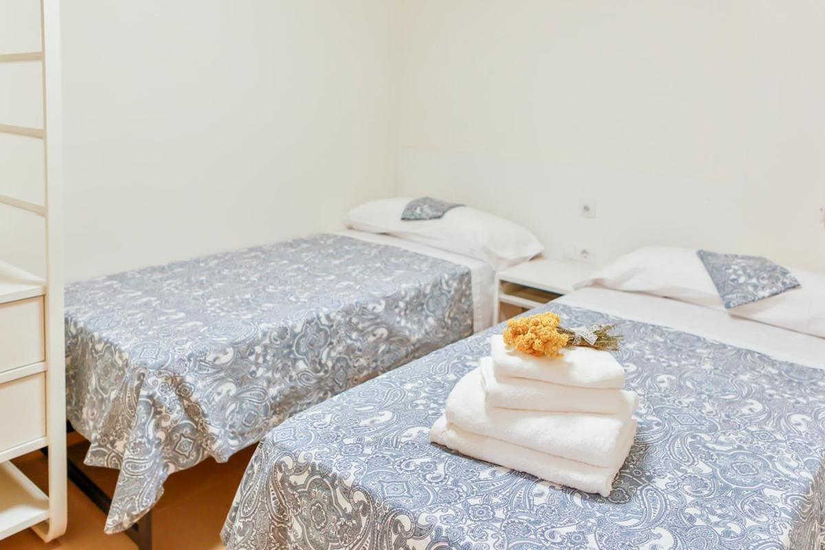 Apartaments Les Palmeres Комарруга Экстерьер фото