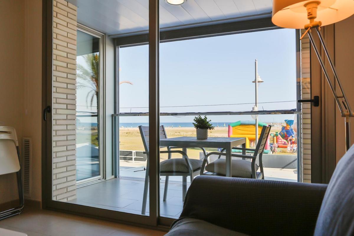 Apartaments Les Palmeres Комарруга Экстерьер фото