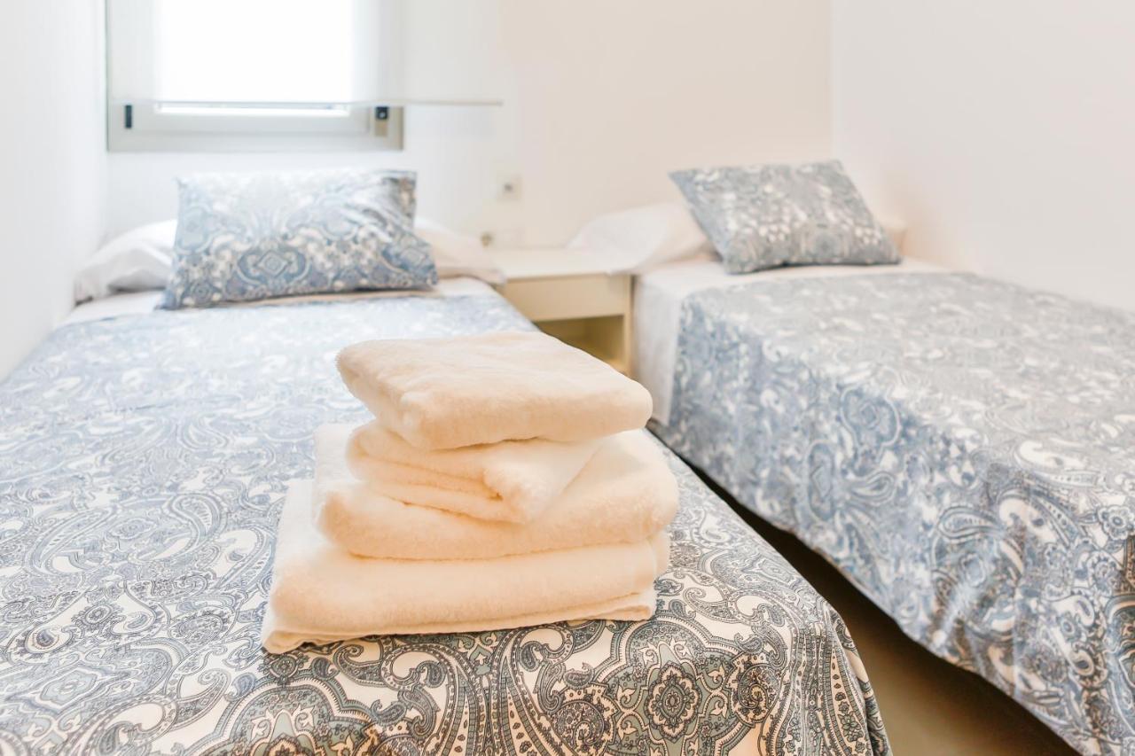 Apartaments Les Palmeres Комарруга Экстерьер фото