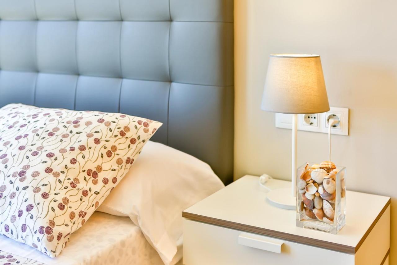 Apartaments Les Palmeres Комарруга Экстерьер фото